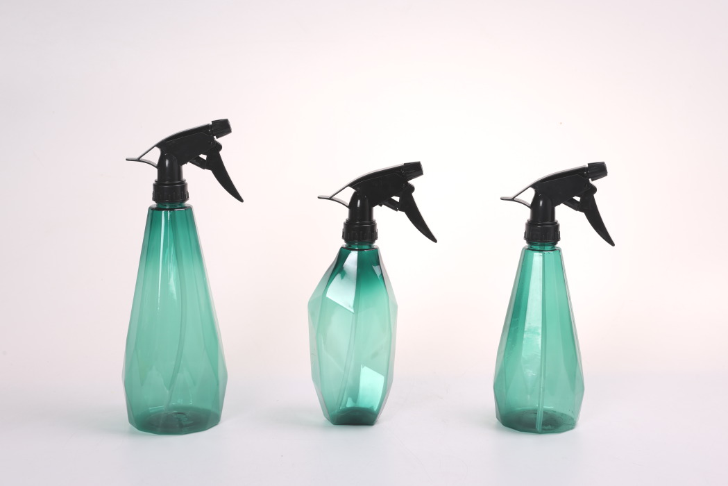 bouteille en plastique transparent